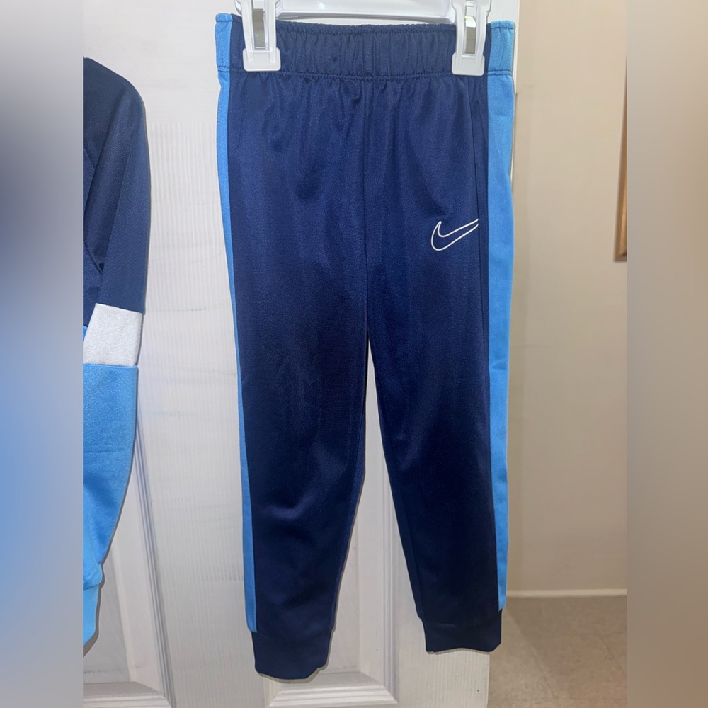 Nike Boys 4T 2-Piece Track Set Blue Colorblock Zip Jacket Jogger Pants - Picture 6 of 7